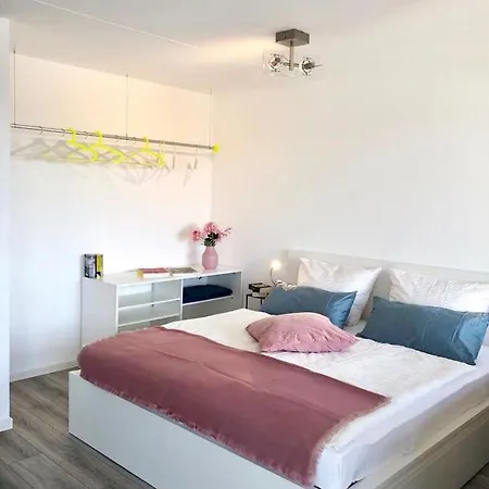 Apartment Grosses Mit Aussichtsbalkon *